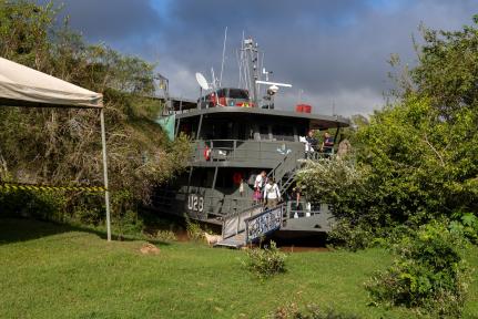 Navio da Marinha atraca em Cuiabá após 11 anos e oferece atendimentos gratuitos